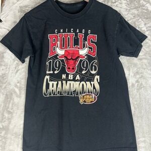 Chicago Bulls 1996 NBA Champions T-Shirt Graphic Tee Mens small